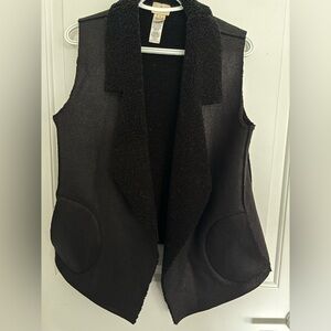 Black Sherpa Vest